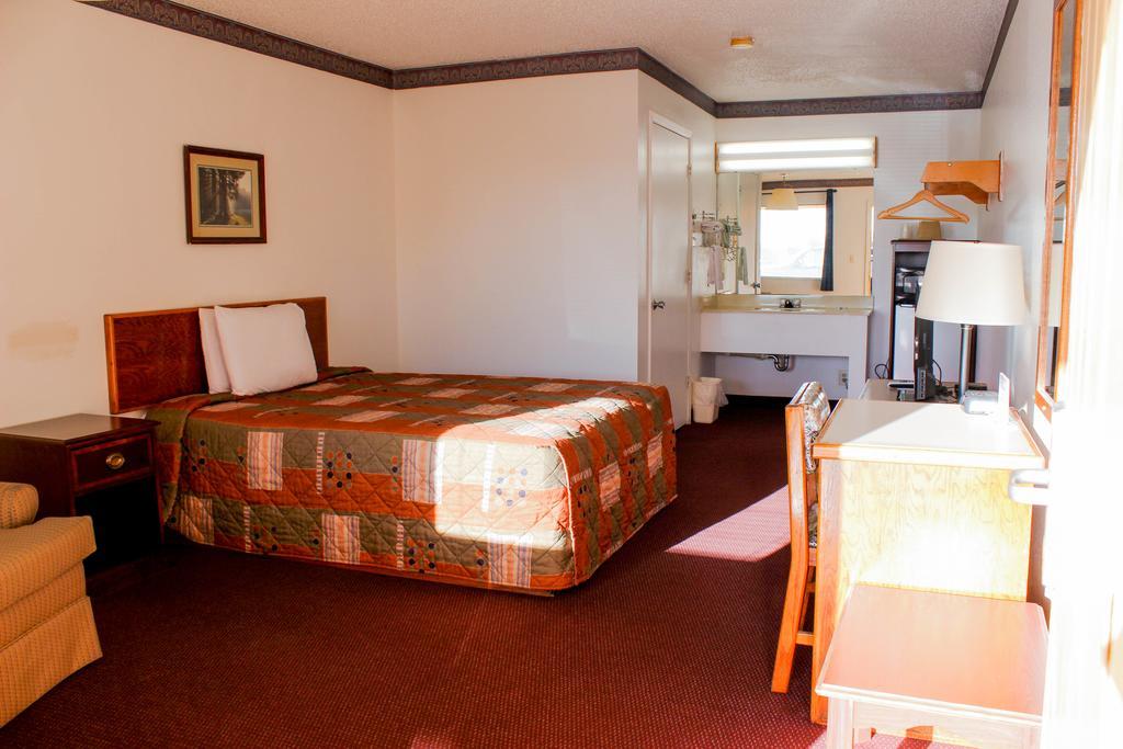 Westworld Country Inn Hubbard Екстер'єр фото