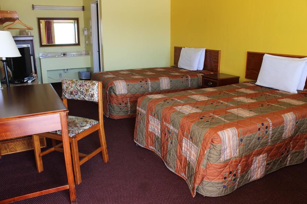 Westworld Country Inn Hubbard Екстер'єр фото