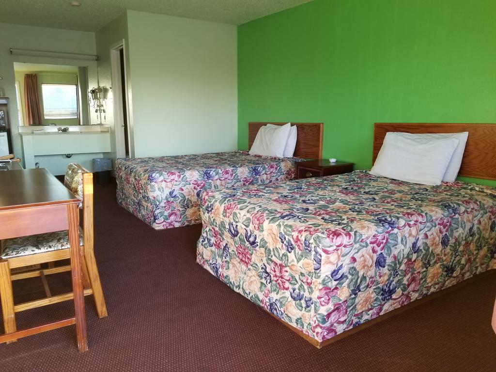 Westworld Country Inn Hubbard Екстер'єр фото