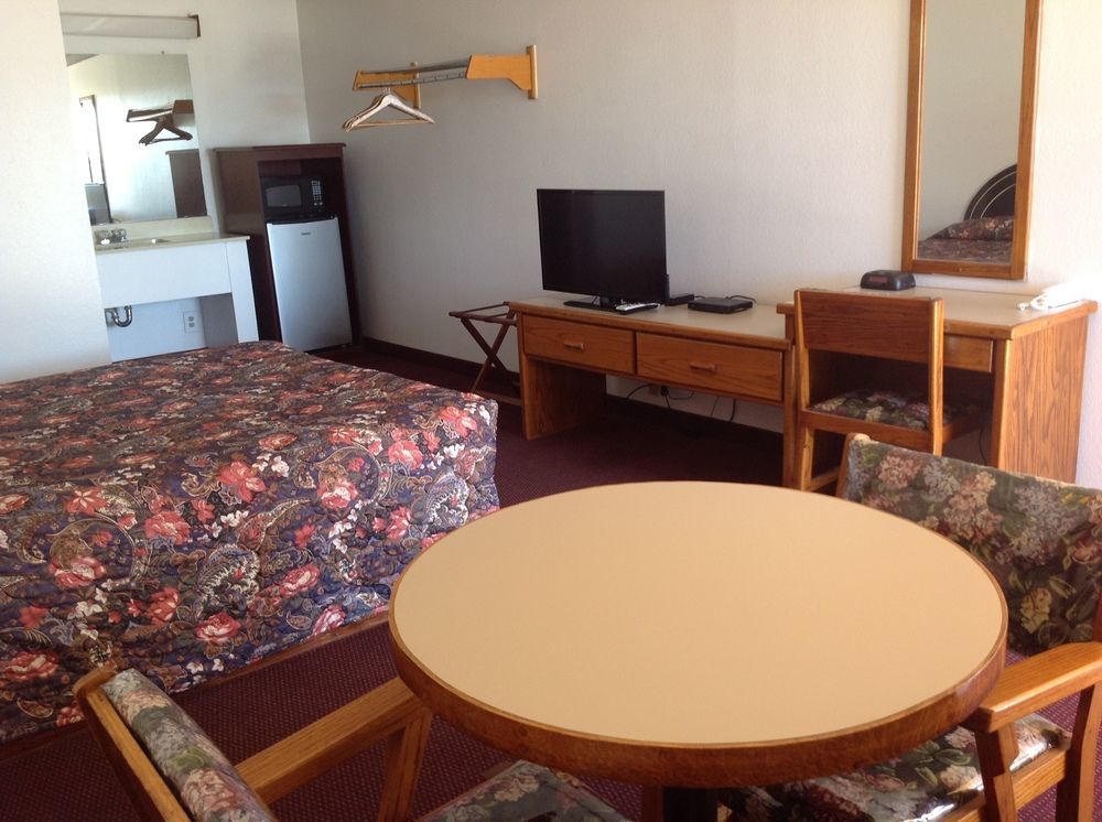 Westworld Country Inn Hubbard Екстер'єр фото