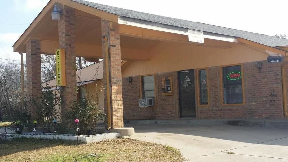 Westworld Country Inn Hubbard Екстер'єр фото