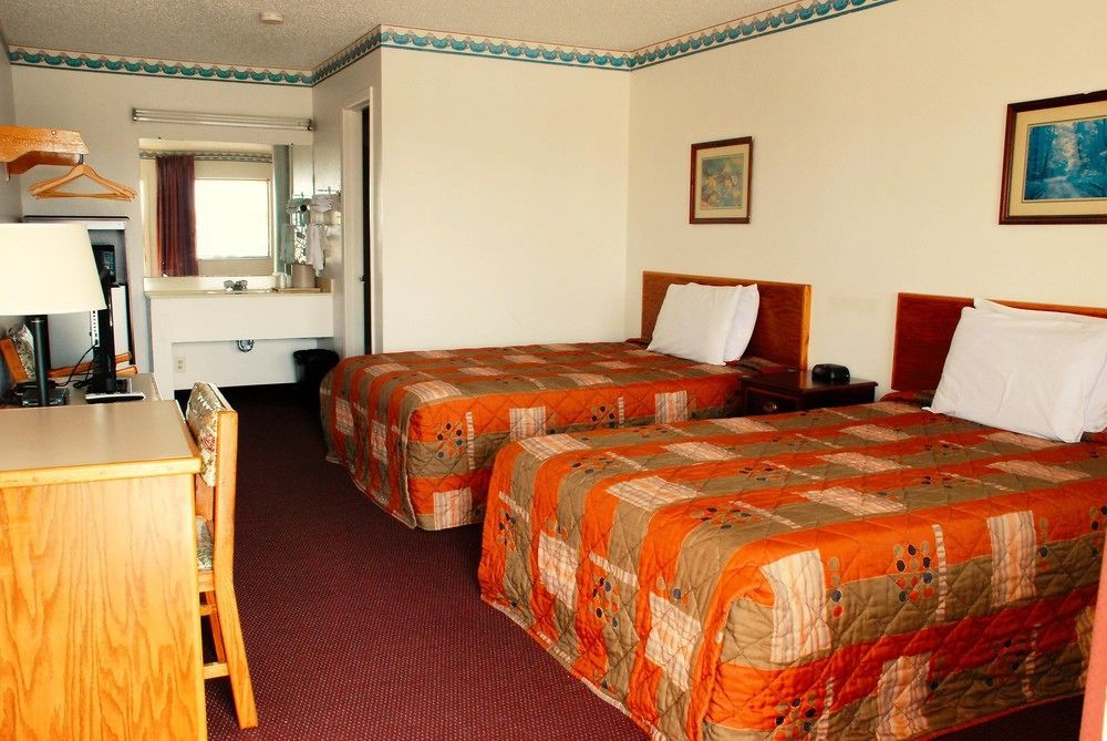 Westworld Country Inn Hubbard Екстер'єр фото